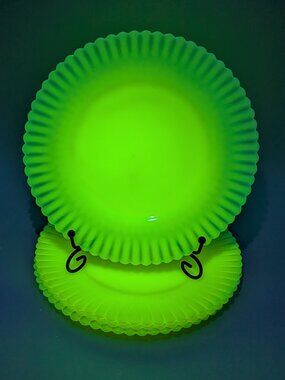 Set of 4 Vintage MacBeth-Evans Petalware 8" Plates - Cremax Uranium Glass